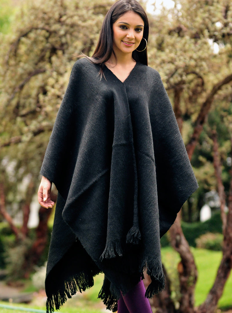 Ruana Nera Poncho Ouvert