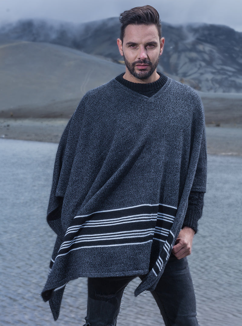 Poncho cuello en V con lineas Horizontales