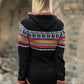 Suéter con capucha negro y estampado de colores en el pecho