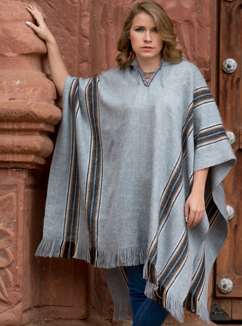 Alpaca Con Ropa Ropa de Alpaca | Ponchos y Suéteres para Hombre y Mujer | Gamboa Fashion